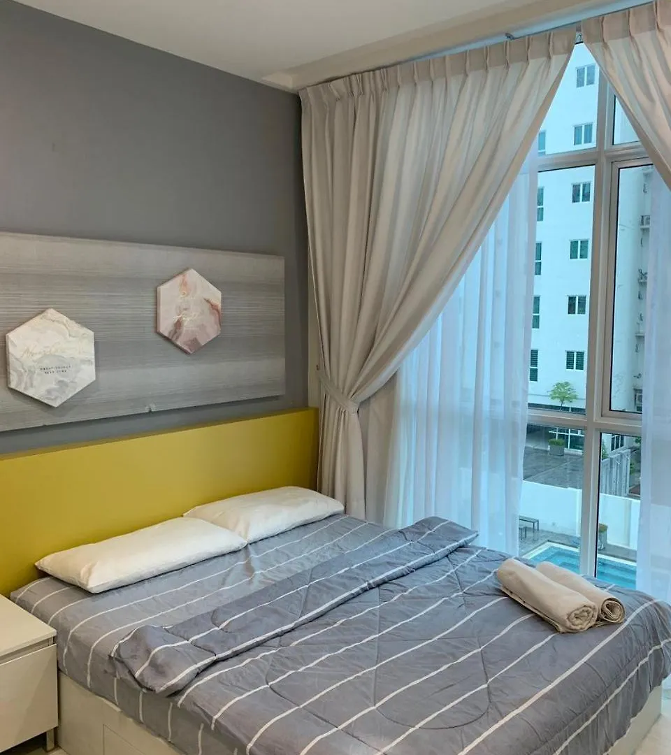 Straits Garden Suites Jelutong Apartment